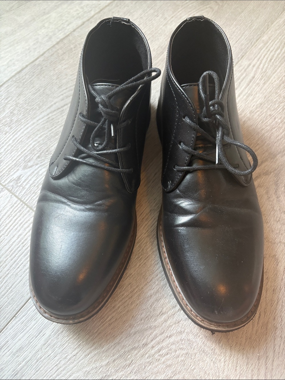 GUC Deer Stags dress shoes size 6